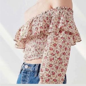 UO crop top flowy sleeves